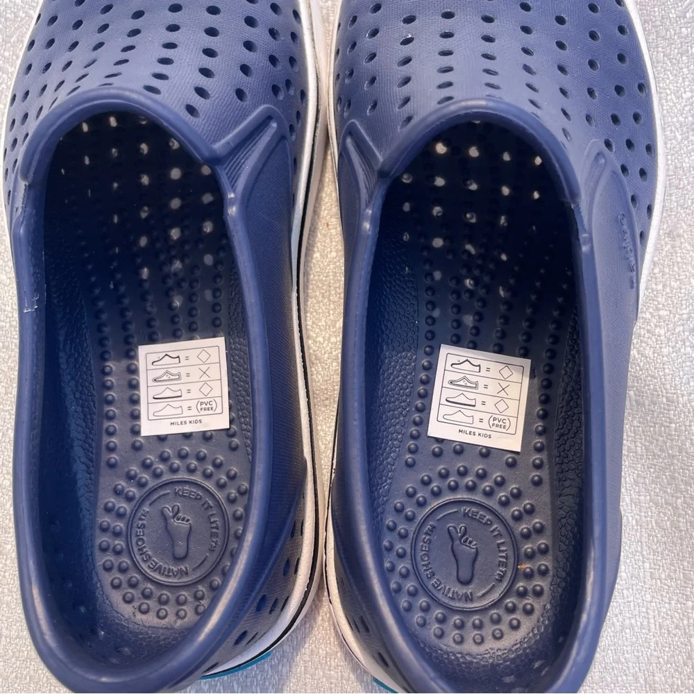 Native Kids Shoes in Navy Blue.